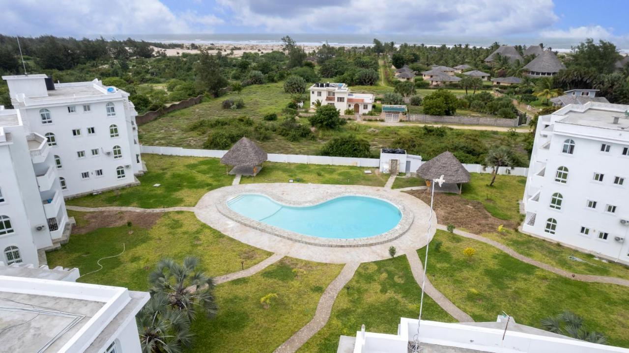 Bali House Apartment Malindi Bagian luar foto